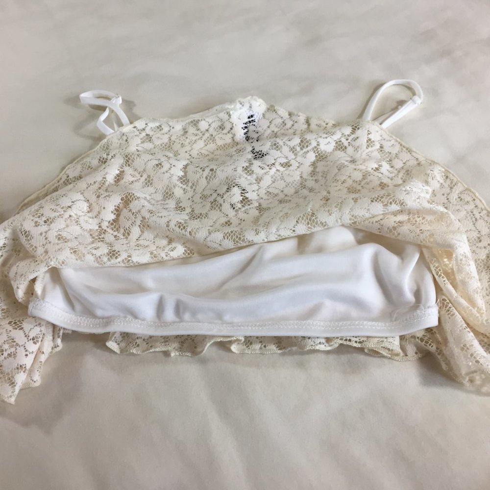 PacSun Cream Lace Flounce Crop Top (NEW) - Picture 4 of 8